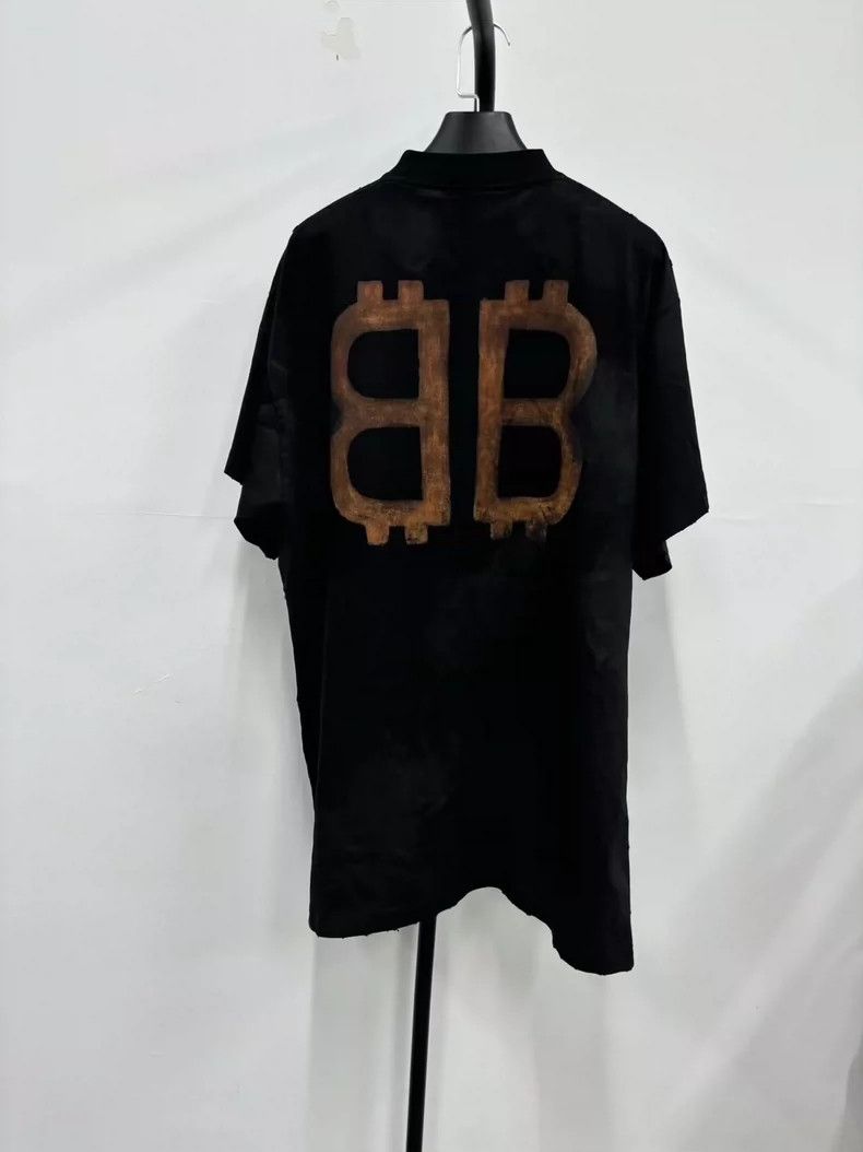 Balenciaga Balenciaga Mud dyed Bitcoin short sleeve Size US M / EU 48-50 / 2 - 2 Thumbnail
