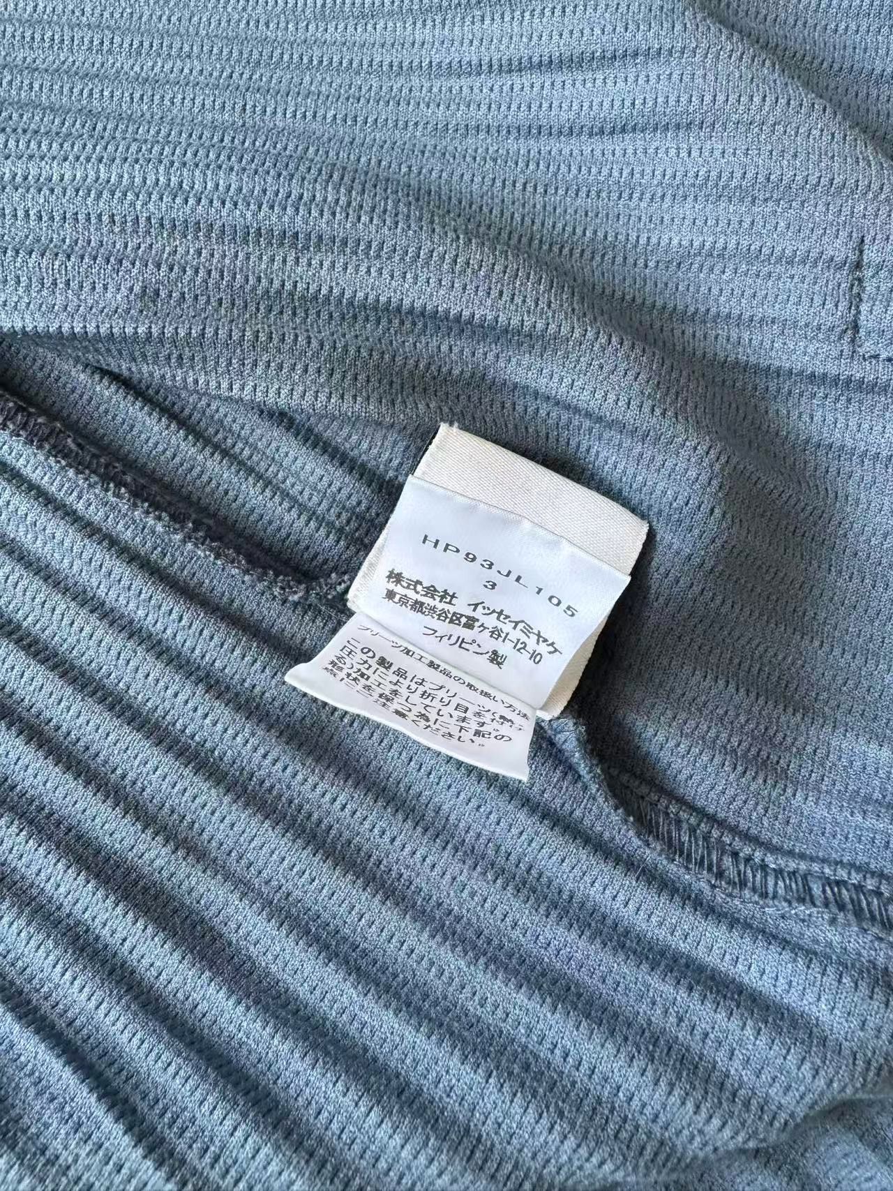 Homme Plisse Issey Miyake Homme Plissé Issey Miyake Blue Zip-up hooded Jacket Size US L / EU 52-54 / 3 - 10 Thumbnail