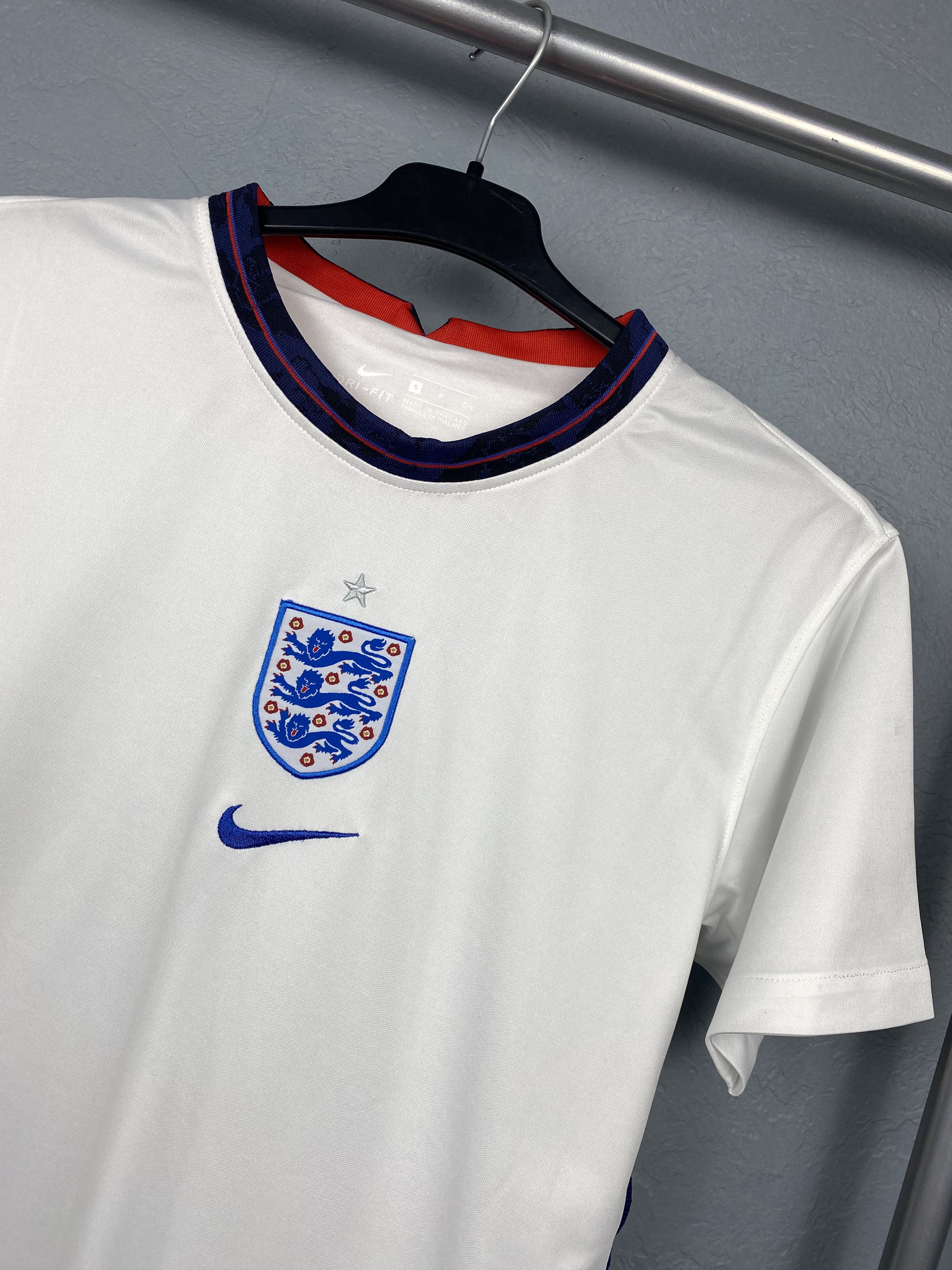 Nike Nike England Vintage Mens T-Shirt Tee Swoosh Size US S / EU 44-46 / 1 - 2 Thumbnail