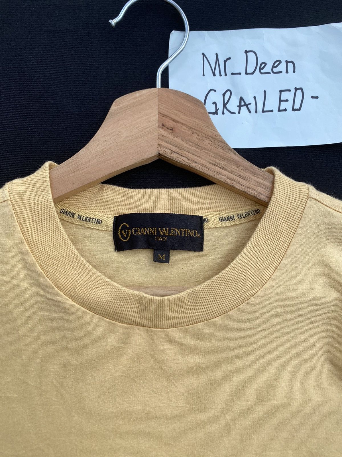 Gianni Valentino Rare Vintage 90s Gianni Valentino Spellout Tshirt Size US M / EU 48-50 / 2 - 7 Thumbnail