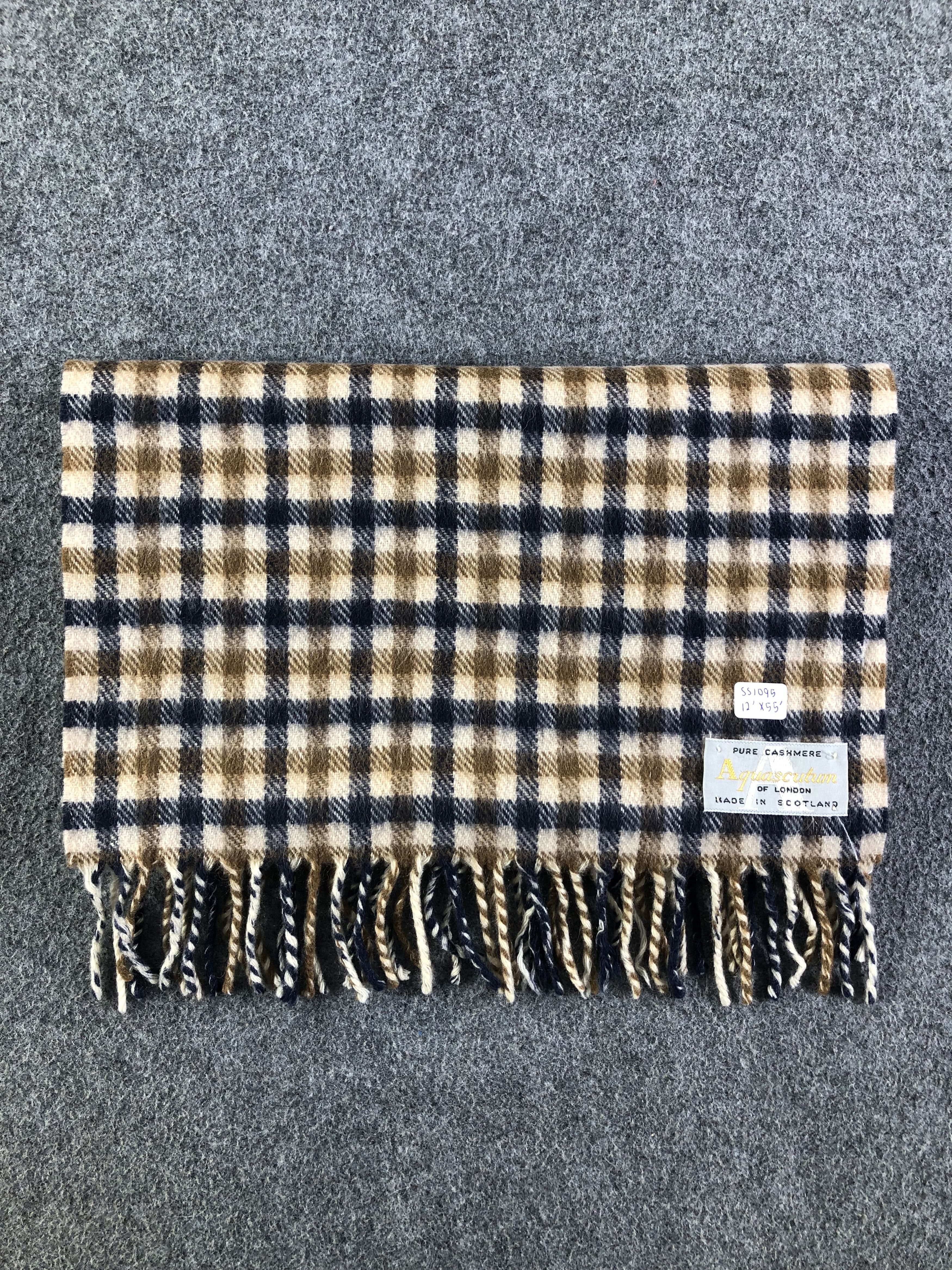 Aquascutum Aquasqutum Scarf / Muffler / Neckwear Size ONE SIZE - 6 Thumbnail