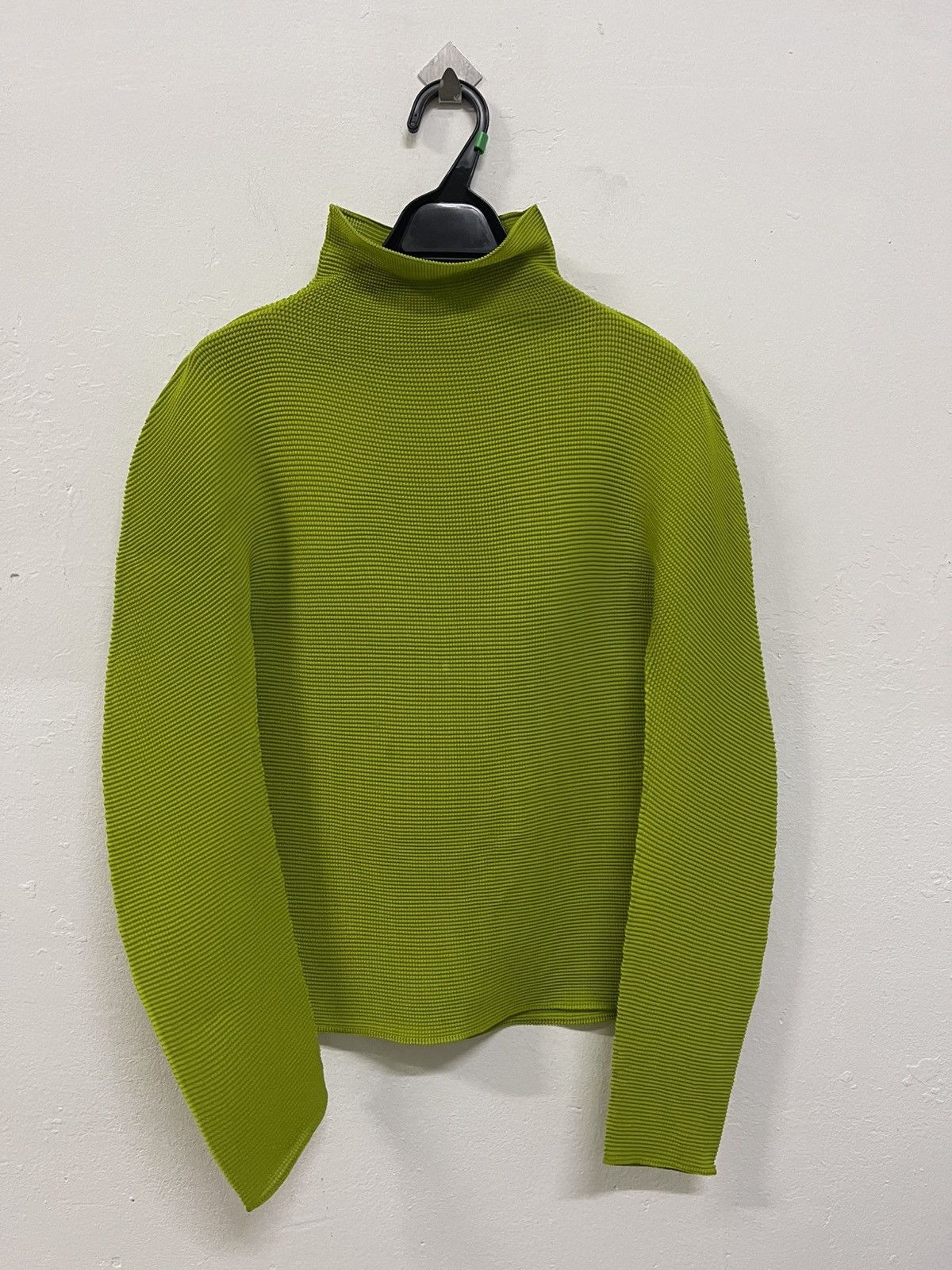 Pleats Please Issey Miyake Issey Miyake Pleated hi neck top Size M / US 6-8 / IT 42-44 - 1 Thumbnail