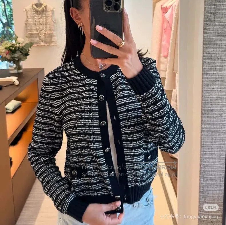 Chanel Chanel 25P black and white striped enamel button knitted c Size XS / US 0-2 / IT 36-38 - 9 Thumbnail