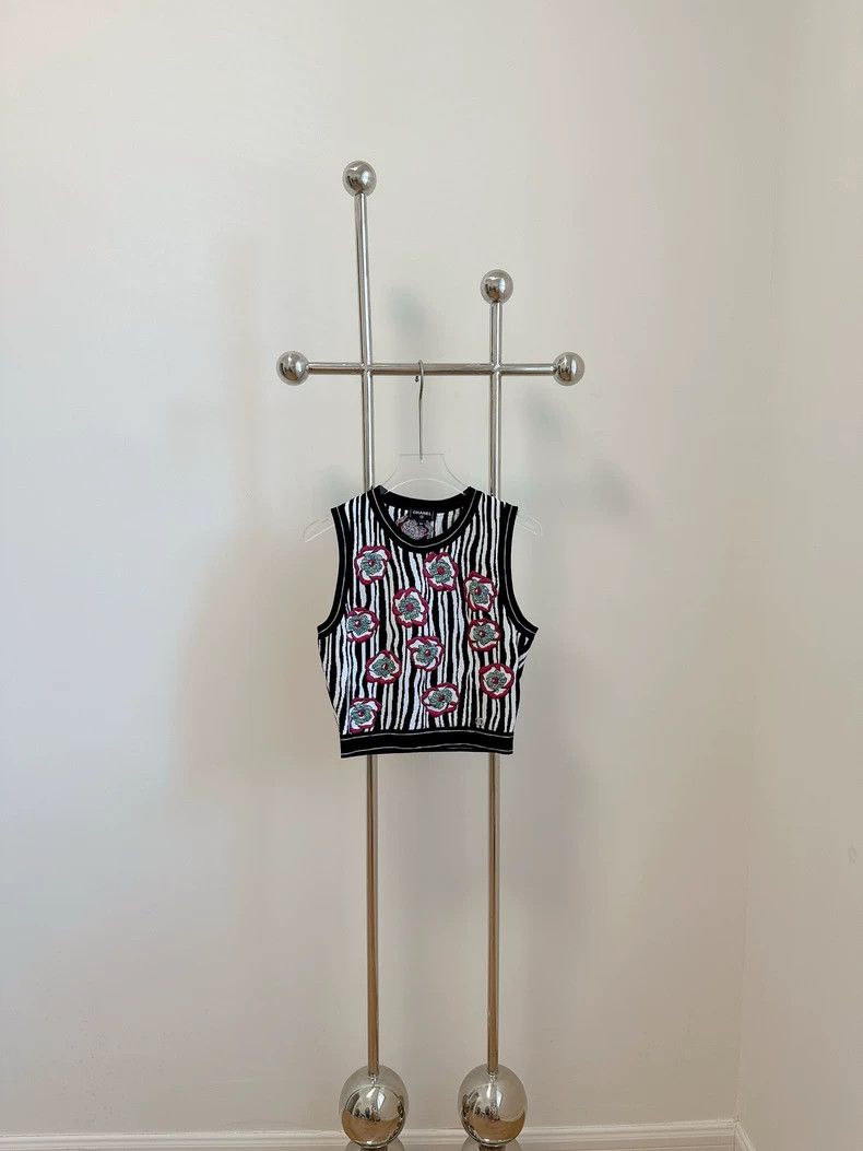 Chanel 23S flower knitted vest