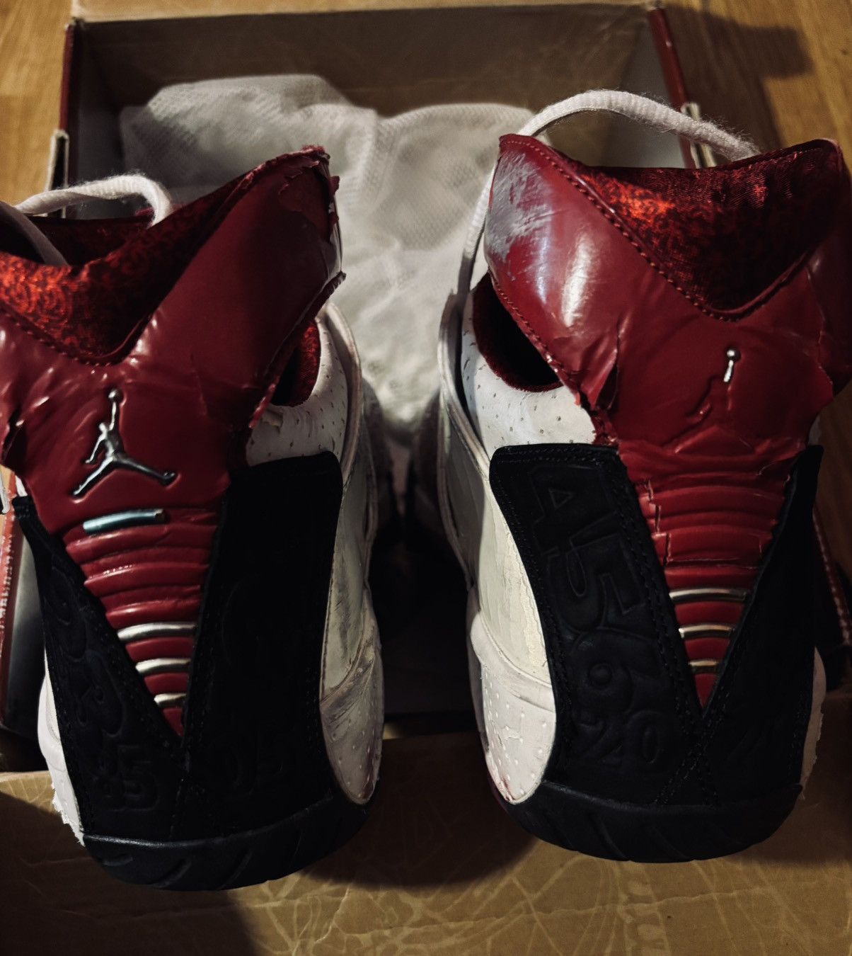 Jordan Brand Air Jordan 20 Varsity Red, SIZE 10.5, Pre-Owned, RARE Size US 10.5 / EU 43-44 - 4 Thumbnail