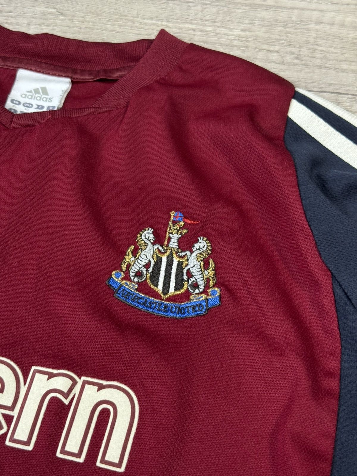 Nike 2003 Adidas Newcastle united Northern Rock home jersey Size US L / EU 52-54 / 3 - 8 Thumbnail