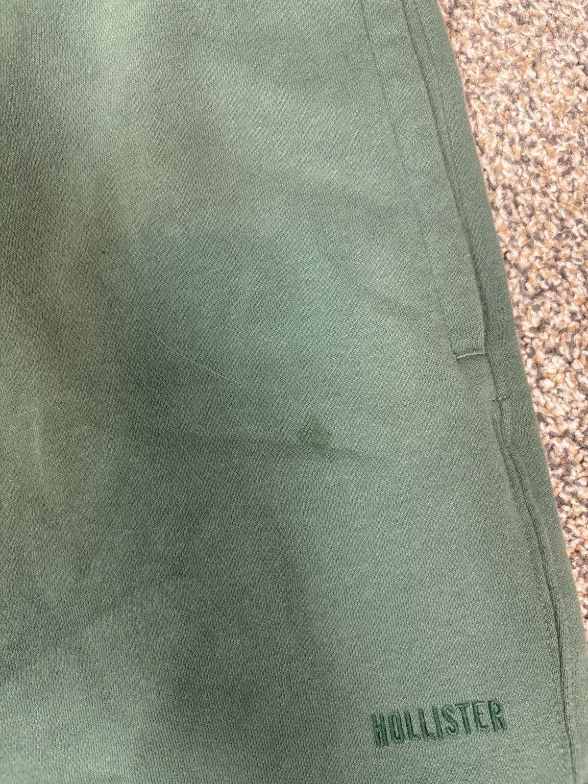 Hollister Hollister mid thigh green loose shorts Size US 32 / EU 48 - 7 Thumbnail