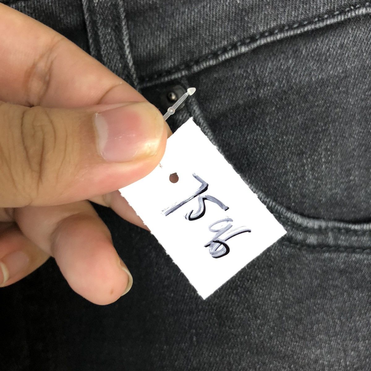 Uniqlo Uniqlo Jeans Black Denim Pants #7596 Size US 31 - 10 Thumbnail