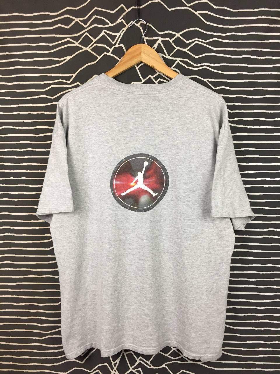 Nike Vtg 90s Nike Air Jordan Made In Usa V-Neck Tee Size US L / EU 52-54 / 3 - 1 Thumbnail