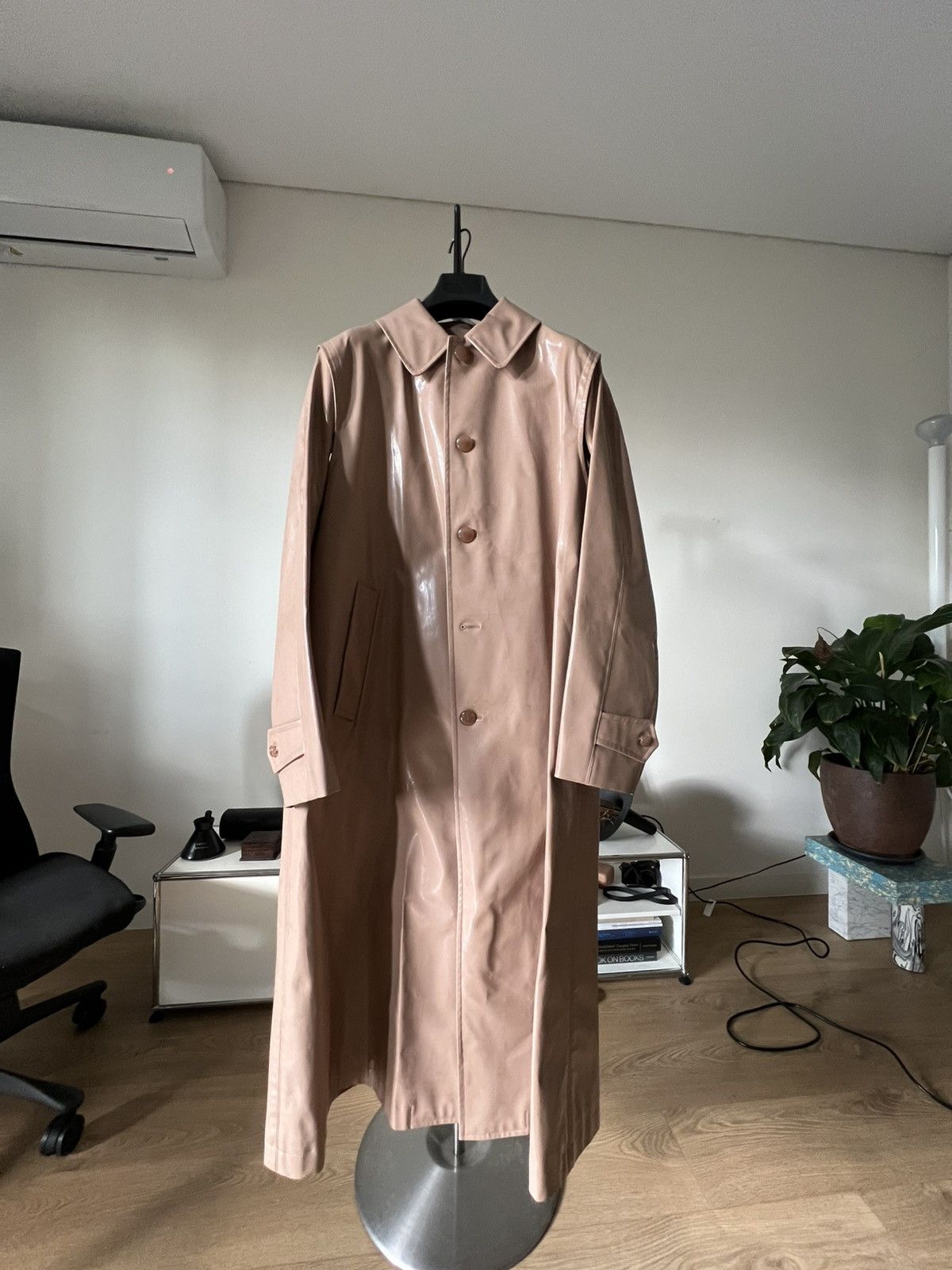 Gucci Gucci 2018 ready to wear Fall Vinyl Coat Size US L / EU 52-54 / 3 - 3 Thumbnail