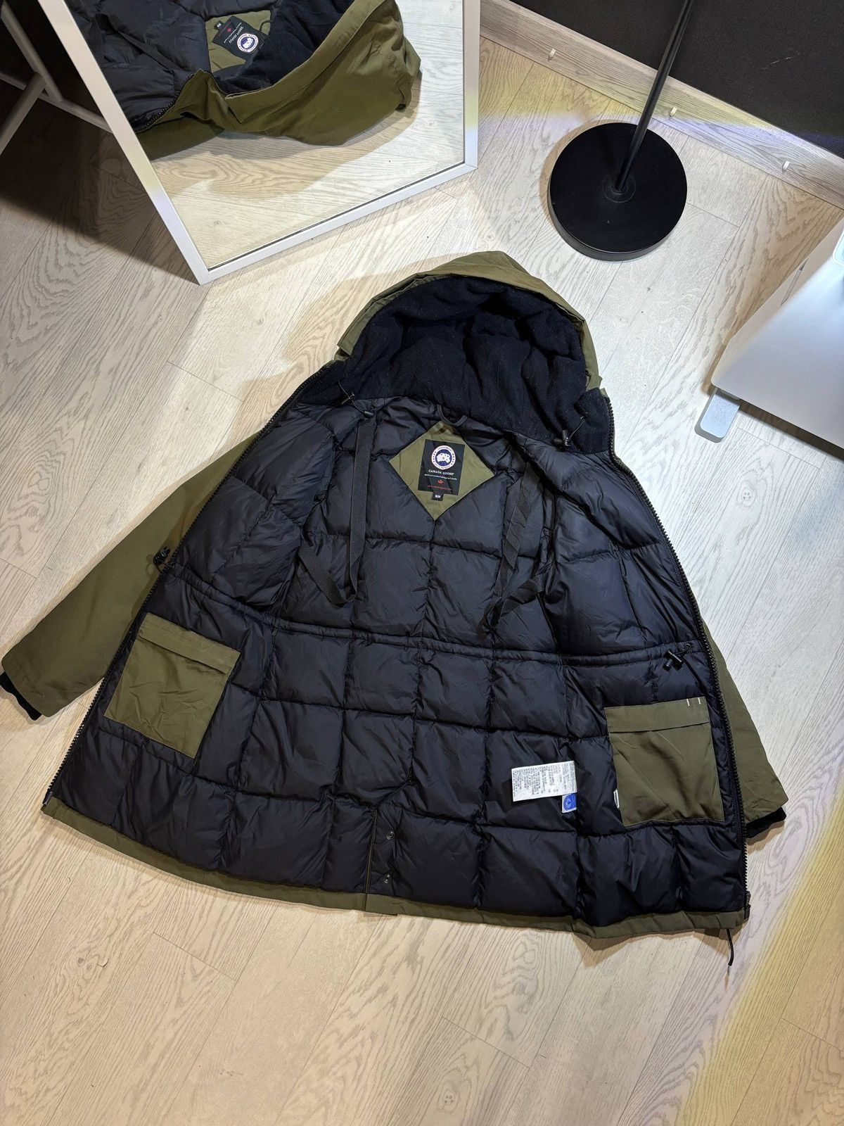 Canada Goose Women’s Canada Goose Victoria Parka Size:M Size M / US 6-8 / IT 42-44 - 3 Thumbnail