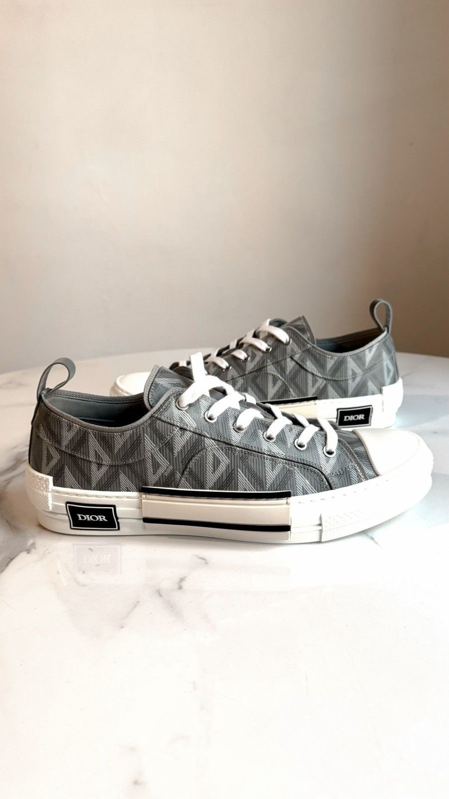 Dior Dior B23 CD Diamond Low-Top Sneakers in Gray and White Size US 11 / EU 44 - 1 Thumbnail