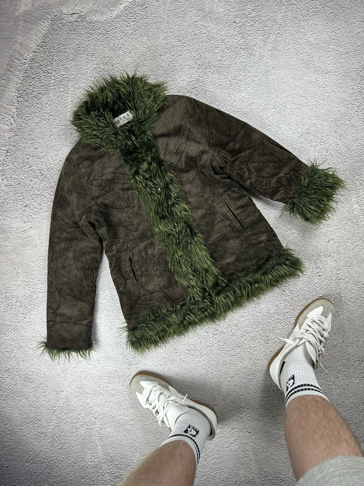 If Six Was Nine Crazy Fur Fuzzy Faux Corduroy Opium Jacket Gothic Coat Y2K Size L / US 10 / IT 46 - 1 Thumbnail
