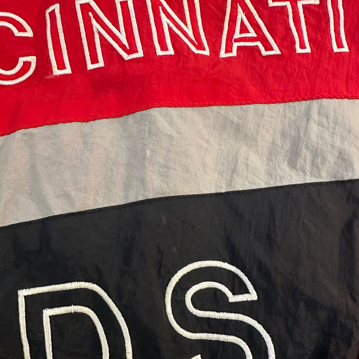 Starter Vintage 1990s Cincinnati Reds Starter MLB zip up windbreaker Size US XL / EU 56 / 4 - 9 Thumbnail
