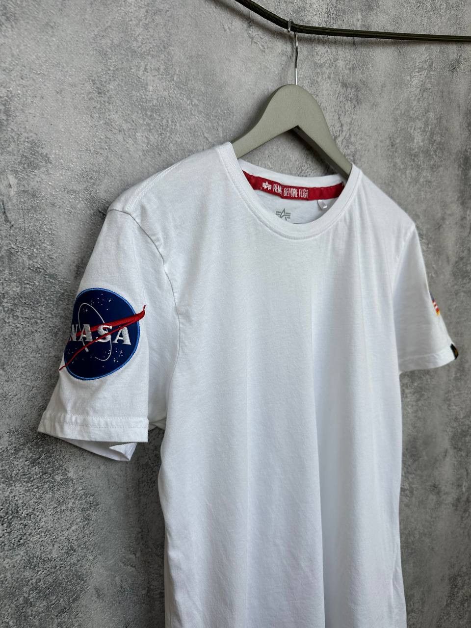 Alpha Industries Alpha Industries NASA Logo Patch T-Shirt White Tee Size US M / EU 48-50 / 2 - 3 Thumbnail