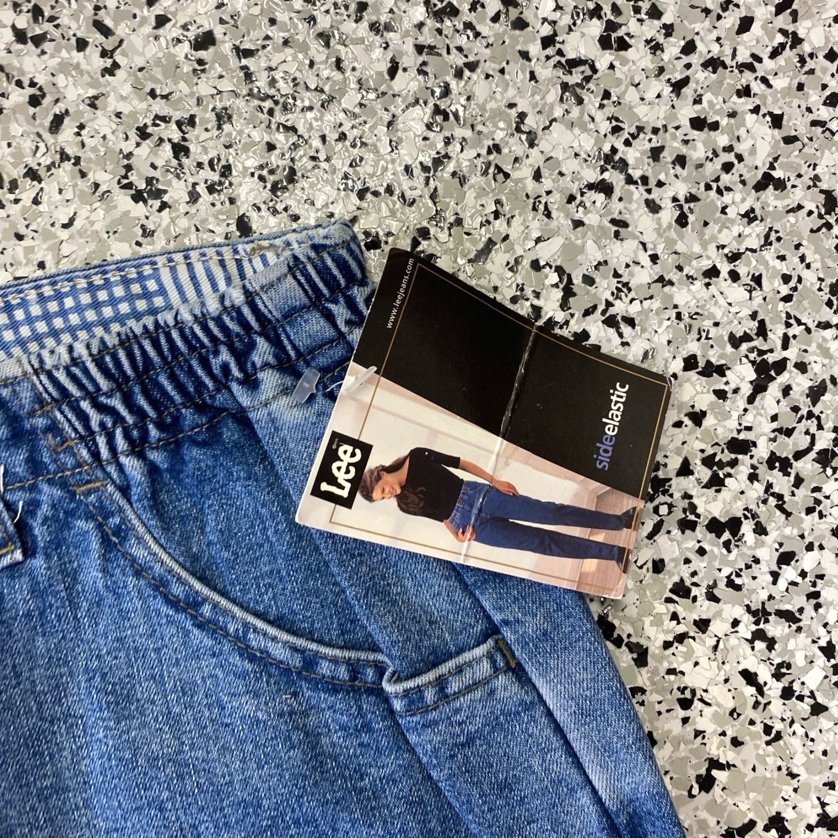Lee VINTAGE Lee Mom Jeans Womens 12 M 29x31 Denim Blue 100% Cotton USA Jeans Womens 80s Retro Logo Pocket Style Tapered Relaxed Size 29" - 2 Thumbnail