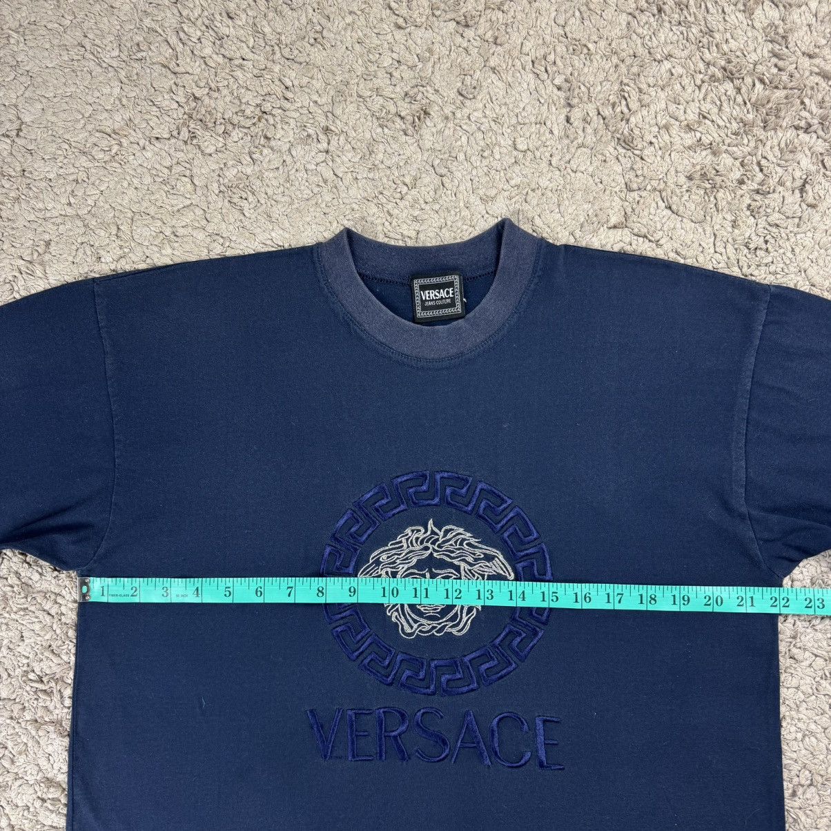 Versace Vintage Versace Embroidery Logo T-shirt Size US L / EU 52-54 / 3 - 12 Thumbnail