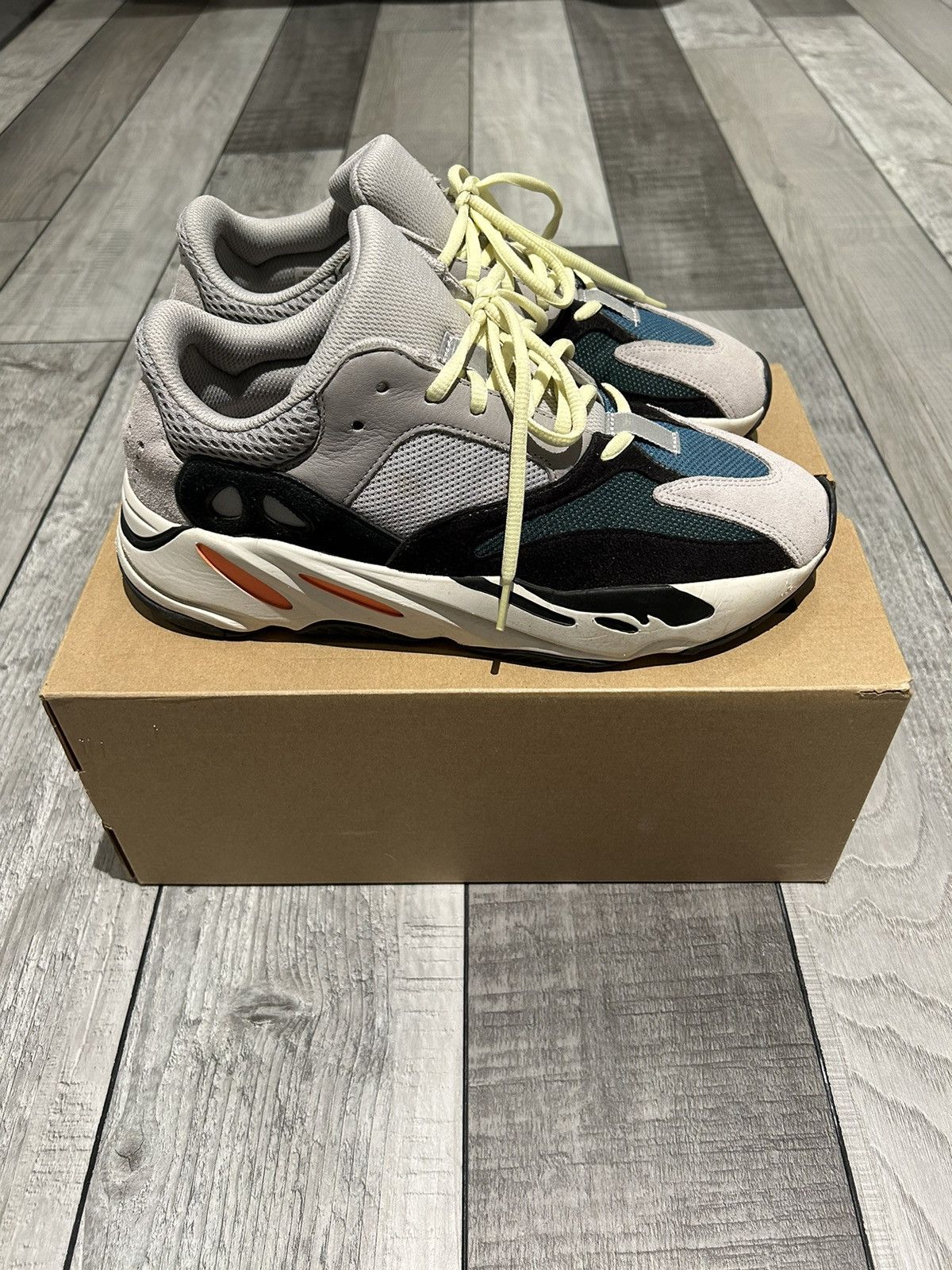 Adidas Yeezy Waverunner Size US 9.5 / EU 42-43 - 4 Thumbnail
