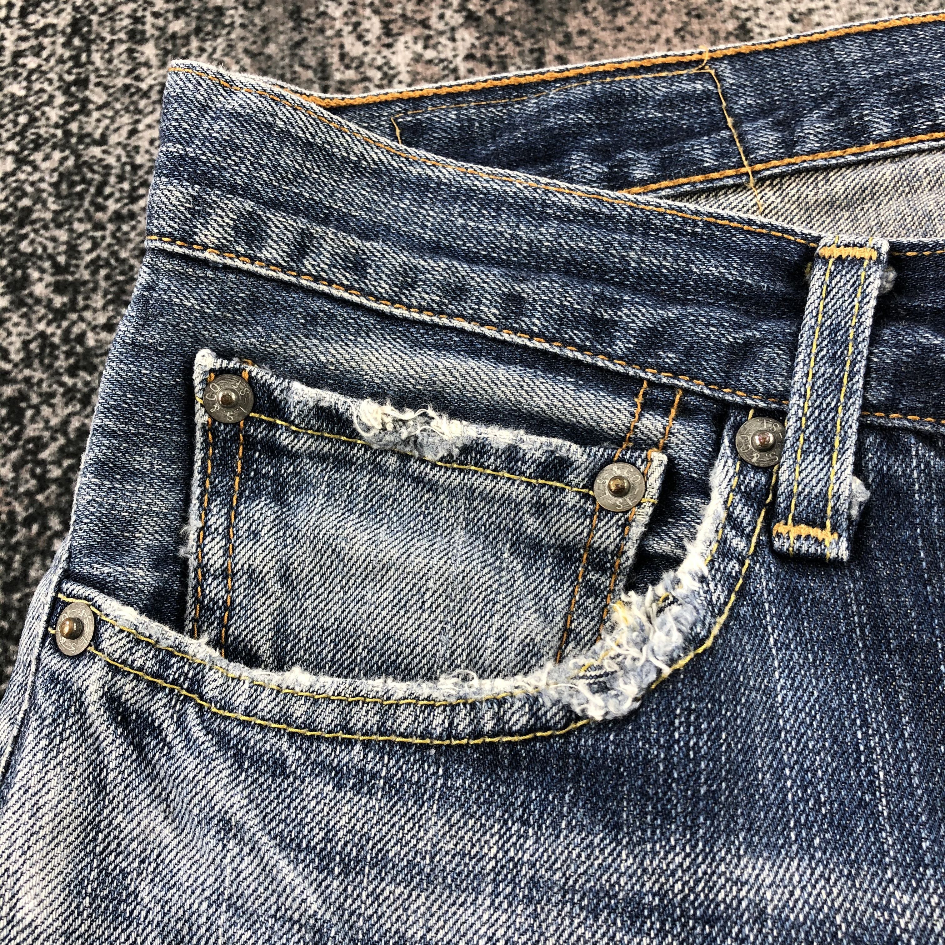 Levi's Vintage Levis 505 Jeans Distressed Denim KJ850 Size US 34 / EU 50 - 11 Thumbnail