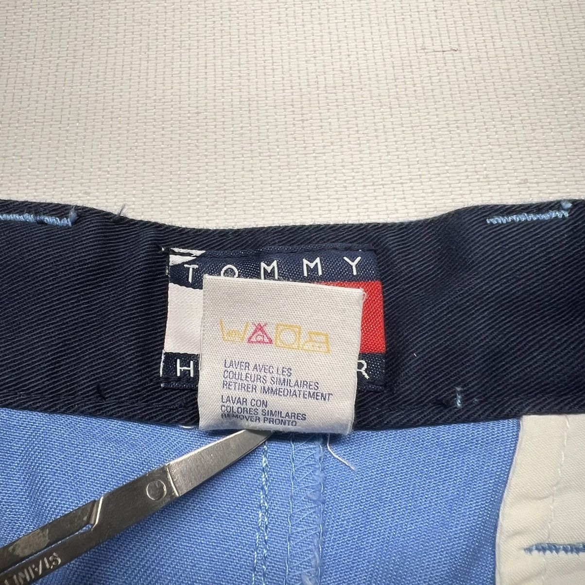 Tommy Hilfiger × Vintage VTG Tommy Hilfiger Shorts Blue Chino Bermuda Button Beach Size US 32 / EU 48 - 7 Thumbnail