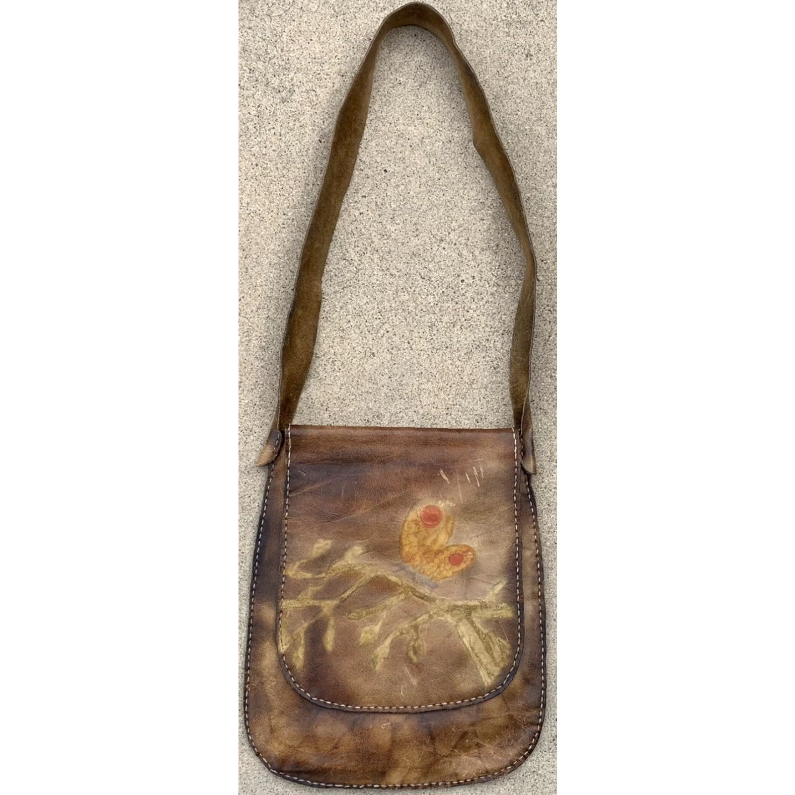 Vintage VINTAGE leather hippy shoulder bag butterfly front flap purse hippie chic boho butterfly Size ONE SIZE - 6 Thumbnail