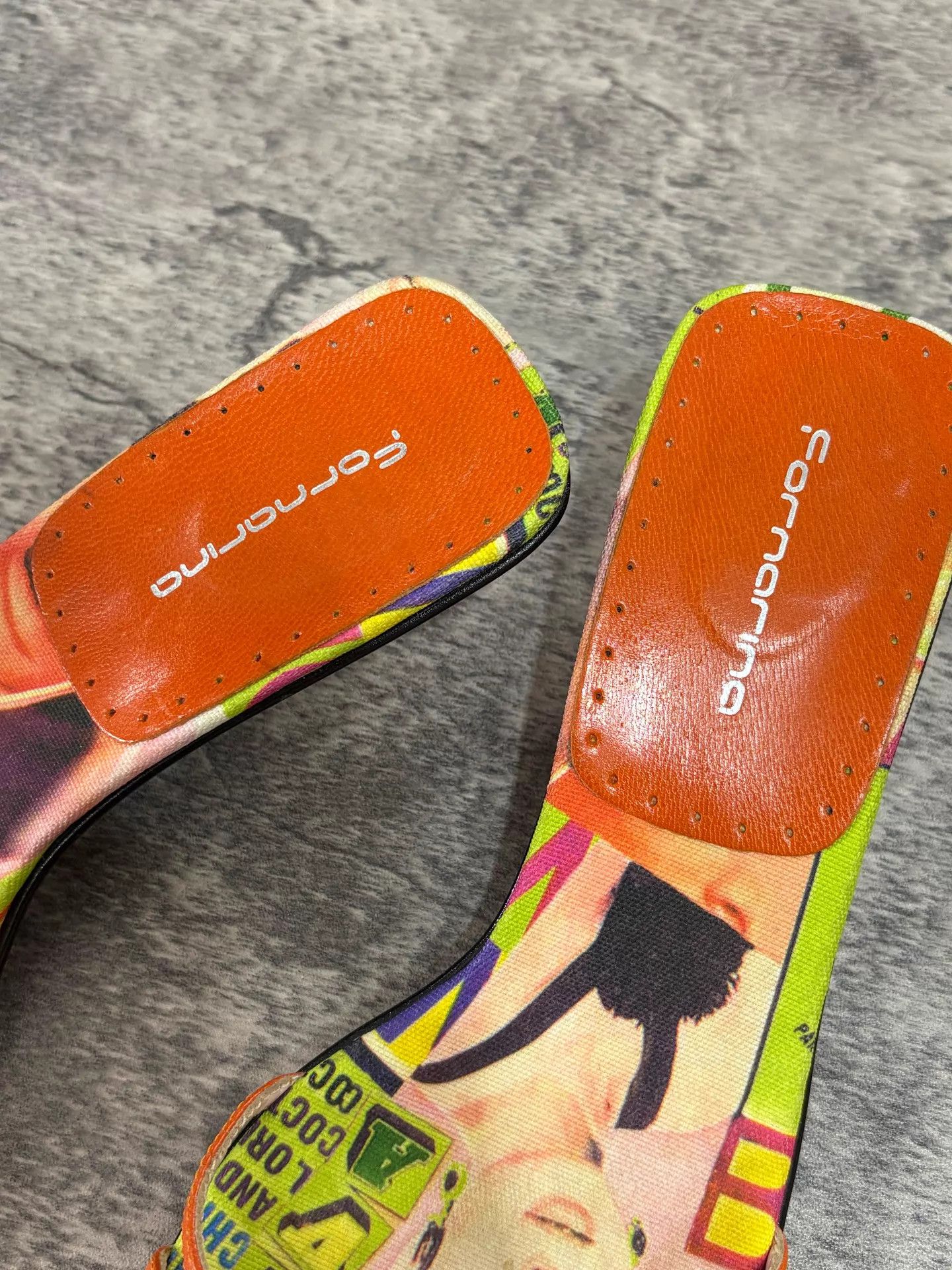 Other Fornarina Vintage Portrait Print Kitten Heel Pumps 37 Size US 6.5 / IT 36.5 - 4 Thumbnail