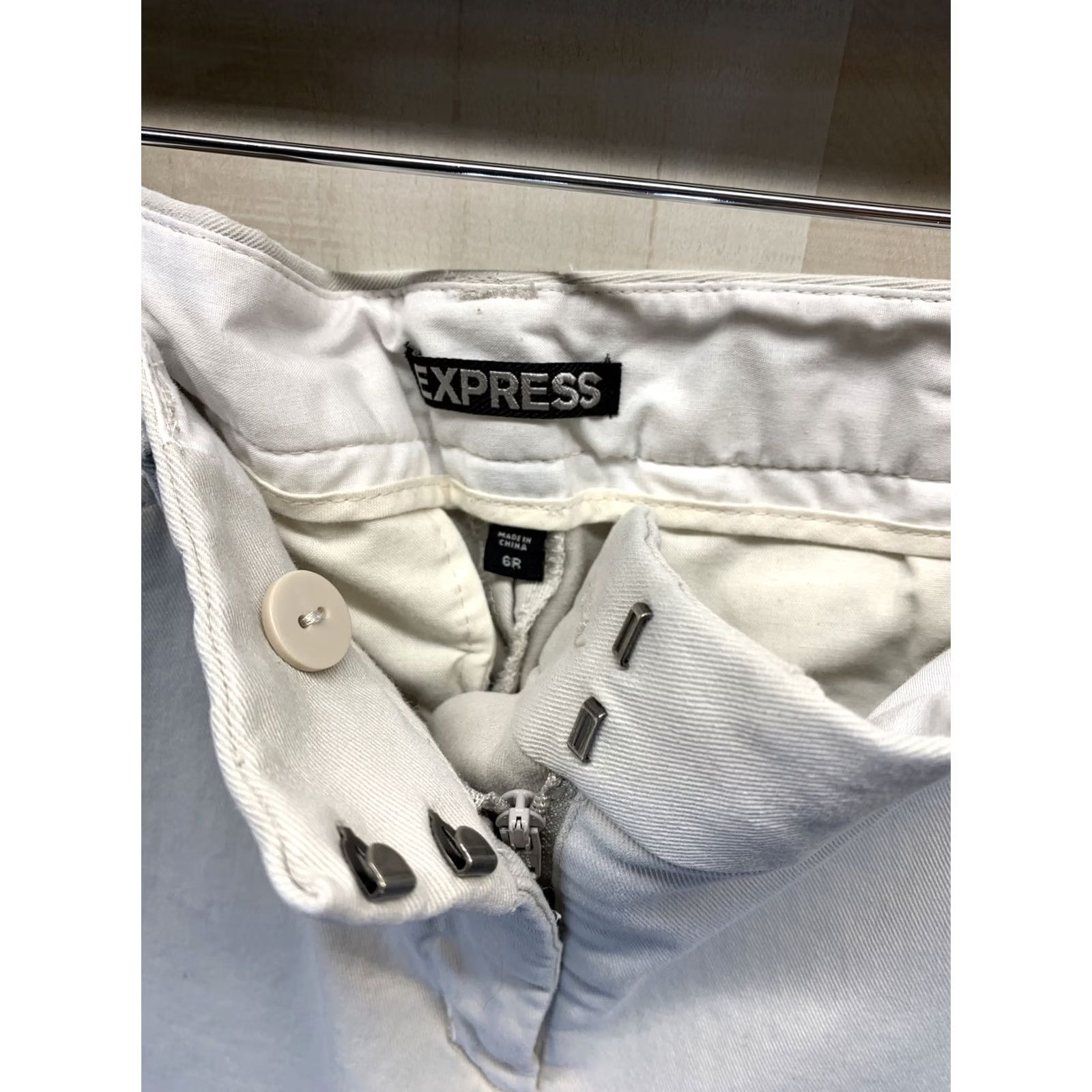 Express Express Women’s 6R Khaki Flat Front Work Pants Shirt? Size 28" / US 6 / IT 42 - 7 Thumbnail