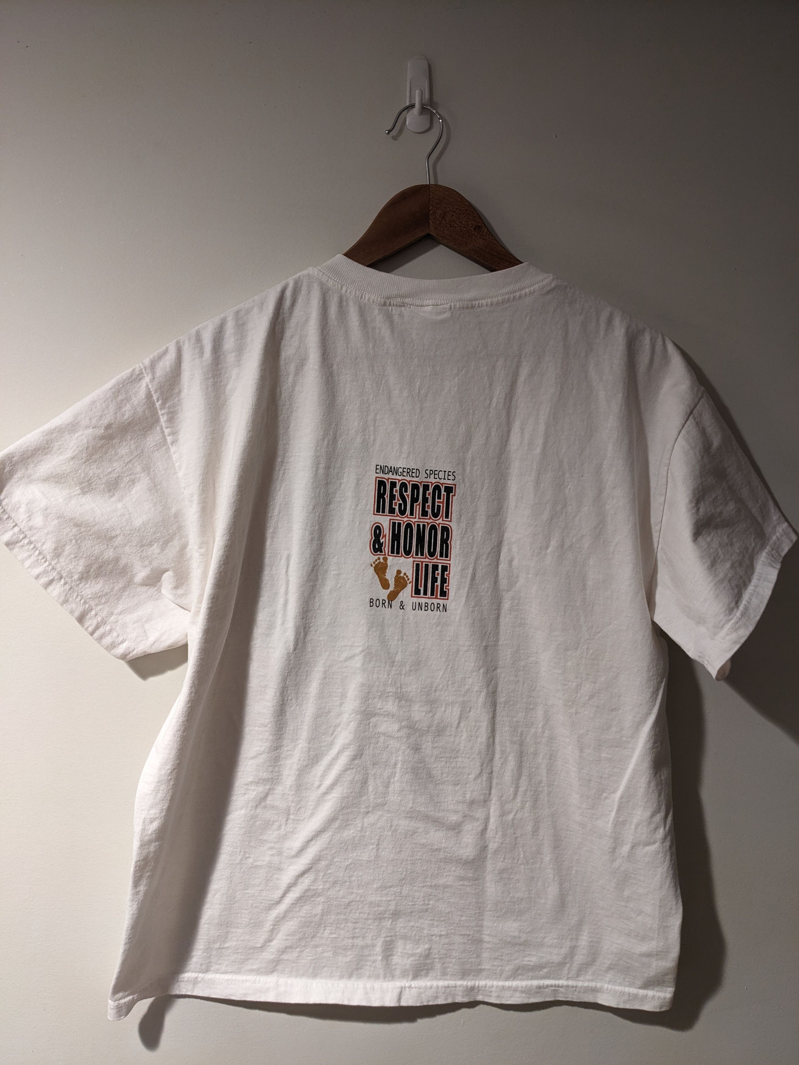 Vintage Vintage 90s Endangered Species Baby Homo Sapiens T-Shirt Size US L / EU 52-54 / 3 - 5 Thumbnail