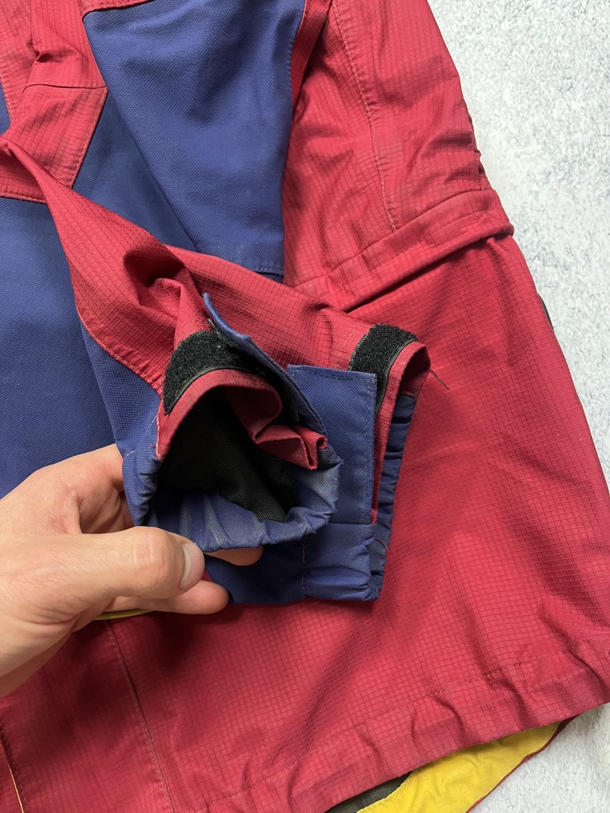Vintage 90s Berghaus Trango Extreme Gore Tex Jacket Merapeak