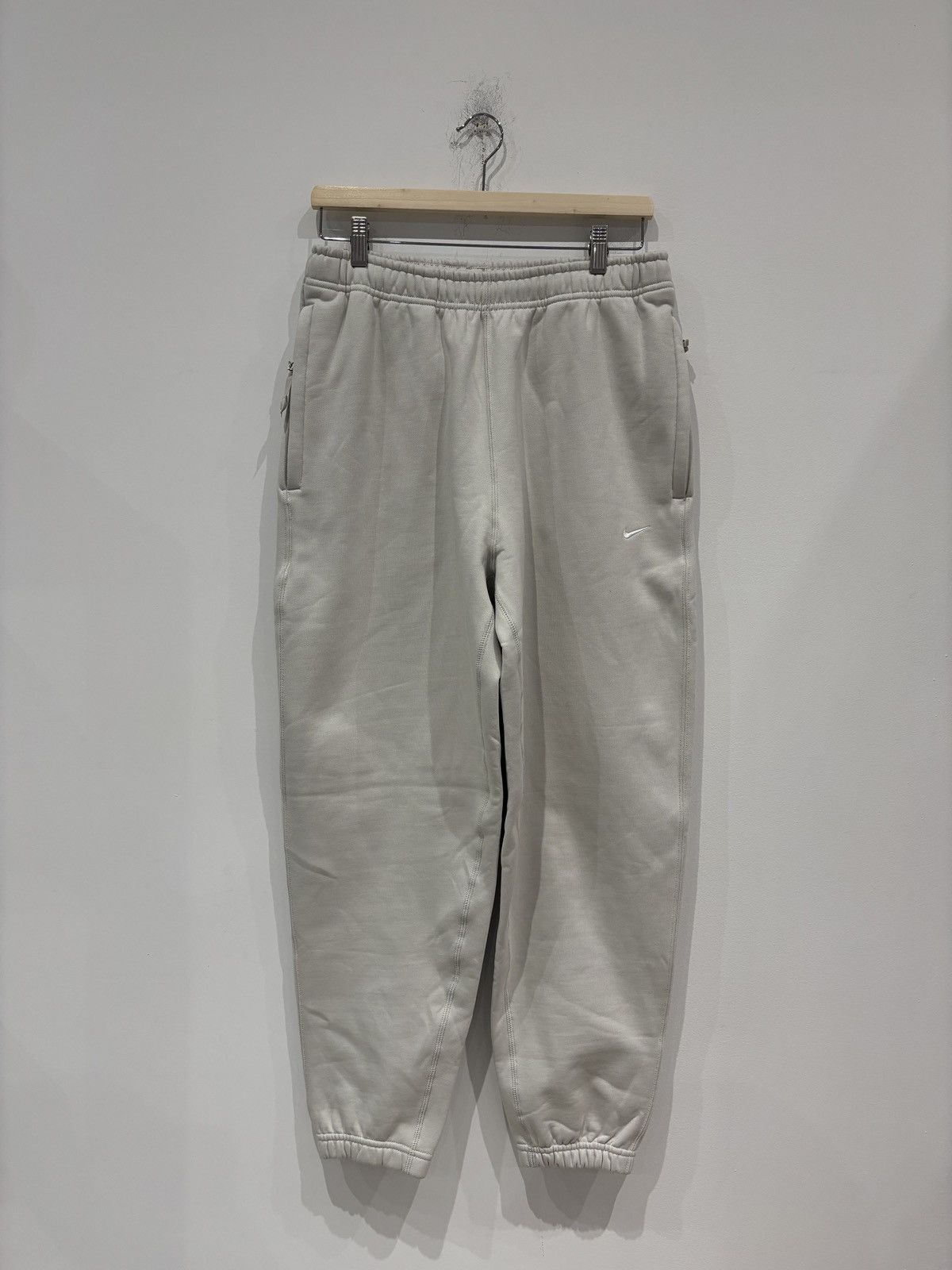 Nike Nike Solo Fleece Sweatpants White Size: S Size US 30 / EU 46 - 1 Thumbnail