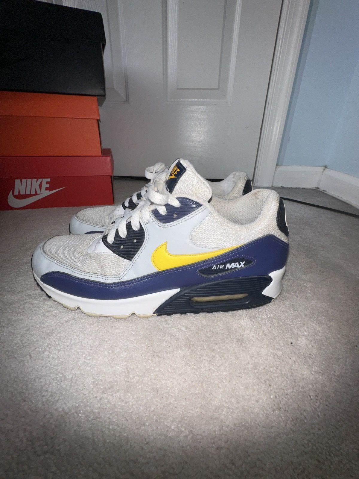 Nike × Vintage Nike Air Max 90 “Michigan” no box and no insoles Size US 10.5 / EU 43-44 - 5 Thumbnail