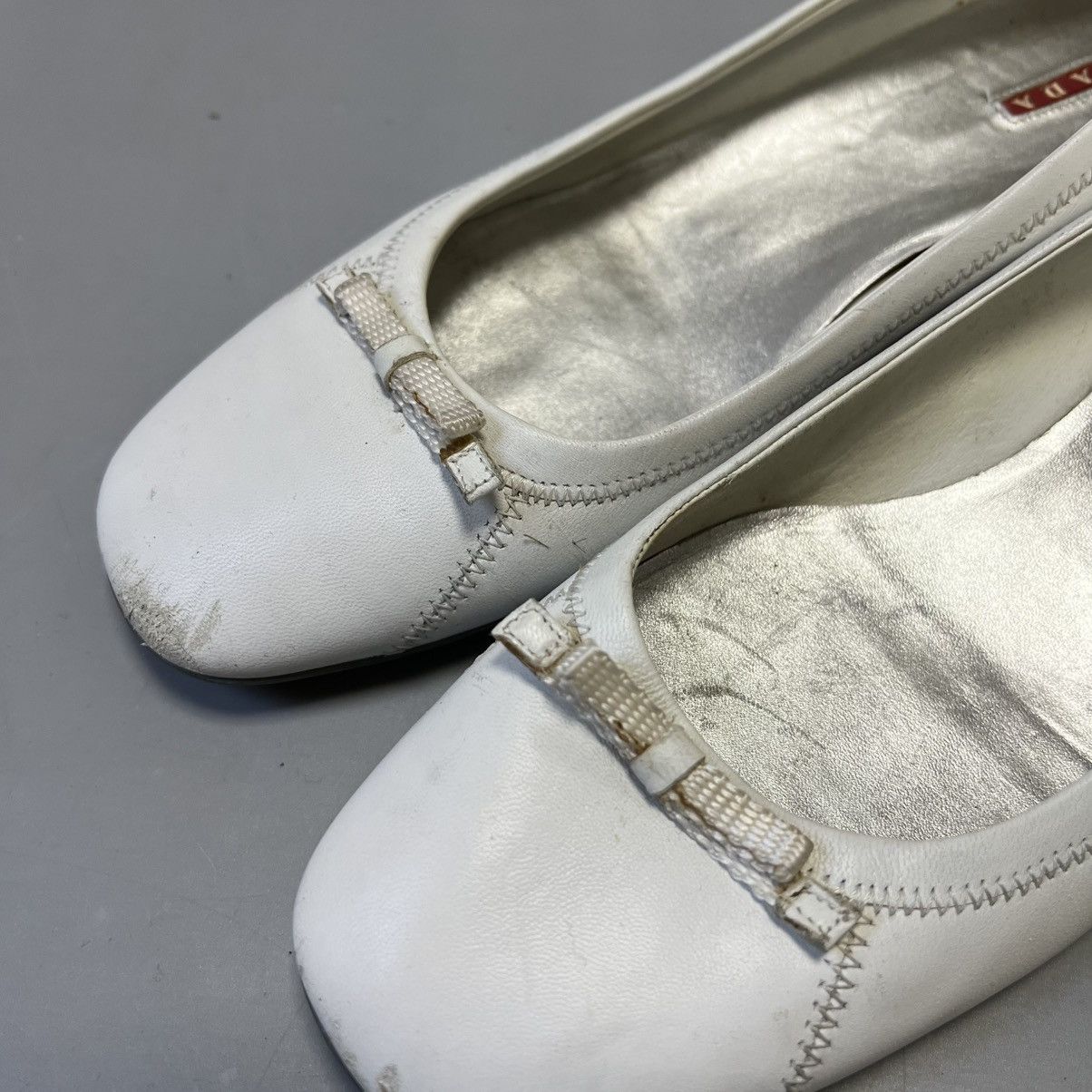 Prada Prada White Leather Bow Ballet Flats Vintage Size US 7 / IT 37 - 3 Thumbnail