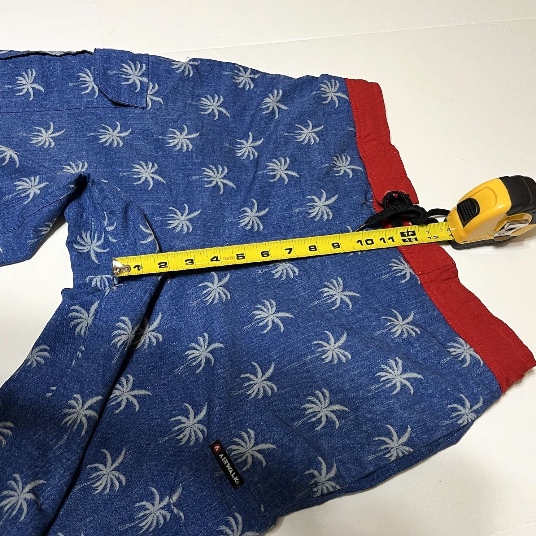 Airwalk VINTAGE AIRWALK Men’s Blue/Red Palm Tree Swim Shorts Trunks Size M Elastic Waist Size US 31 - 4 Thumbnail