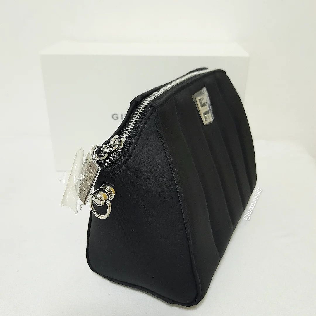 Givenchy Iconic Givenchy Pouch in Black with added sling Size ONE SIZE - 4 Thumbnail