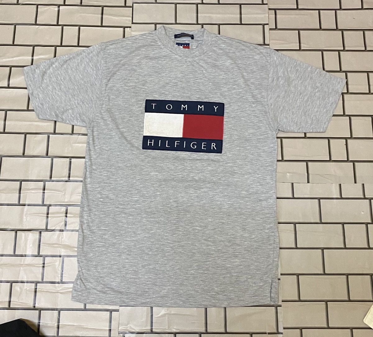 Designer × Tommy Hilfiger Vintage TOMMY HILFIGER T-SHIRT BIG LOGO Size US M / EU 48-50 / 2 - 3 Thumbnail