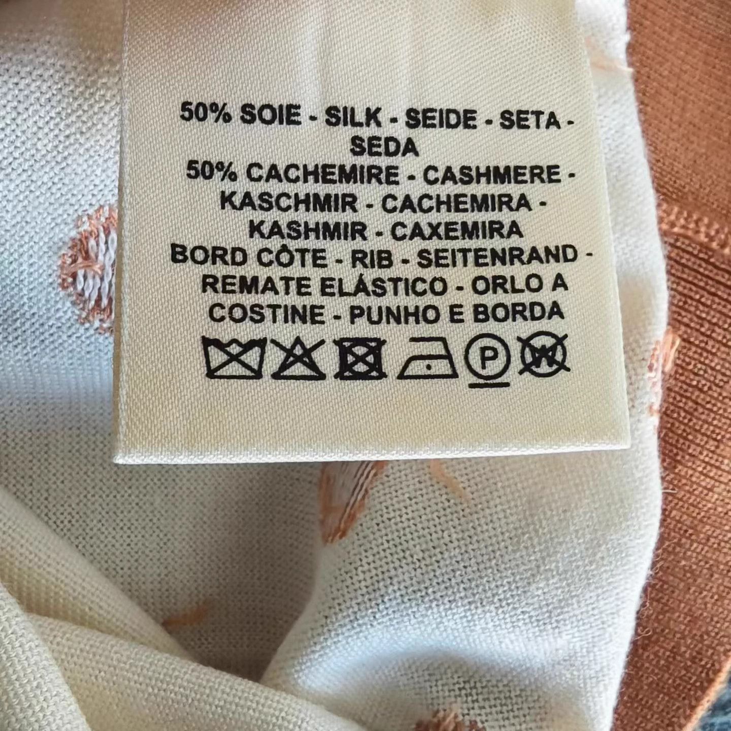 Hermes HERMES Double-Faced Cashmere Crew Tee Wmns Orange Size XS / US 0-2 / IT 36-38 - 5 Thumbnail