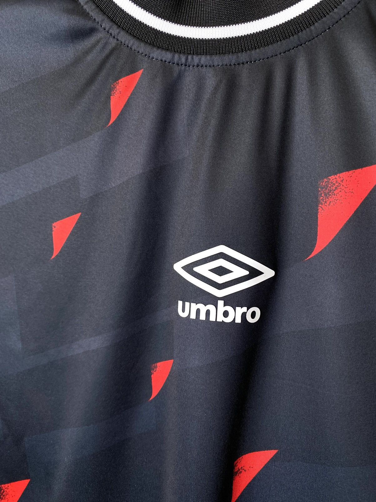 Umbro Umbro Carling Beer Soccer Jersey TShirt Hype Vetements Style Size US S / EU 44-46 / 1 - 3 Thumbnail