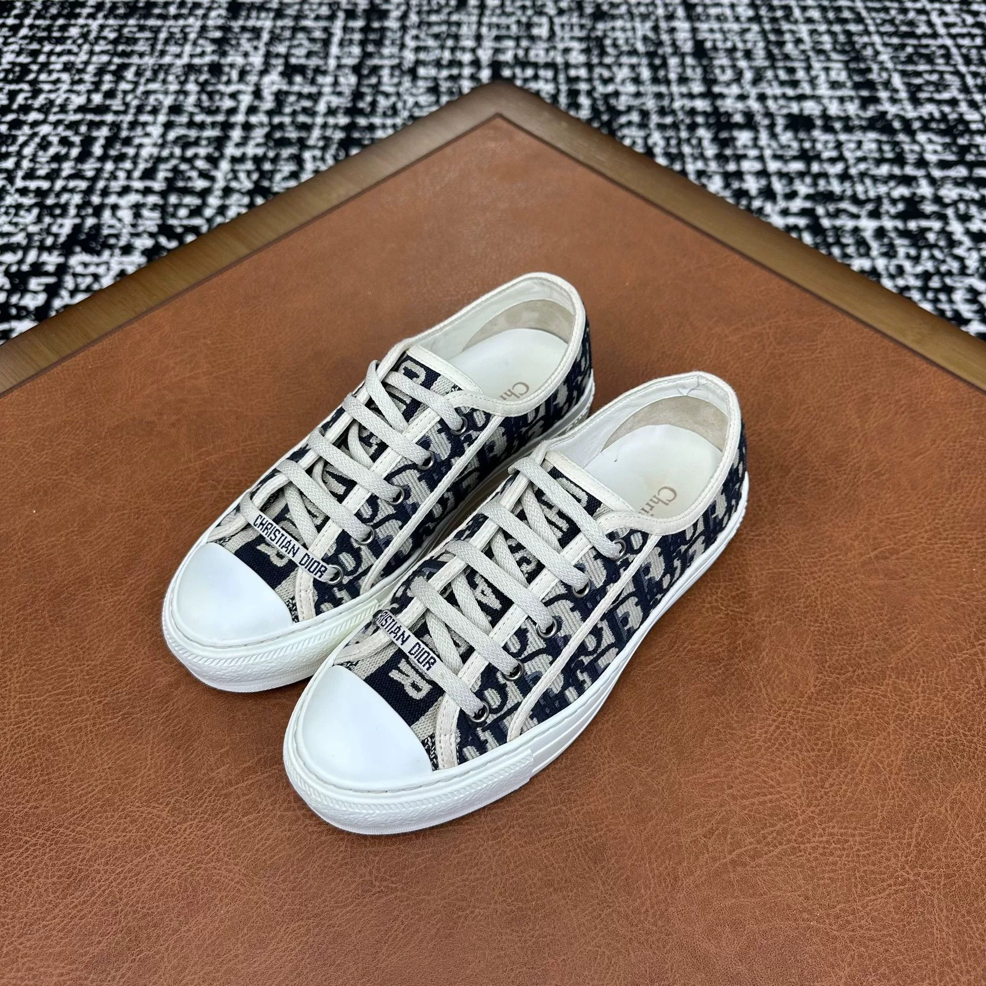 Miu Miu Miu Miu White Lowtop Sneakers it_36-5 Women Size US 6.5 / IT 36.5 - 1 Thumbnail
