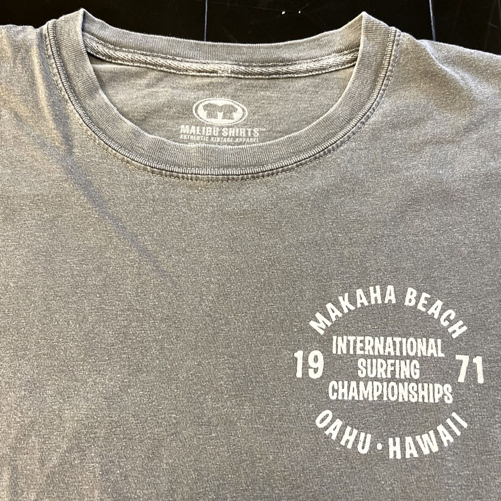 Vintage VINTAGE Malibu Shirts Makaha Beach International Surfing Championships Oahu HI 1971 SHIRT Small Gray Mens S Graphic Tee Hawaii 1970s Size US S / EU 44-46 / 1 - 4 Thumbnail