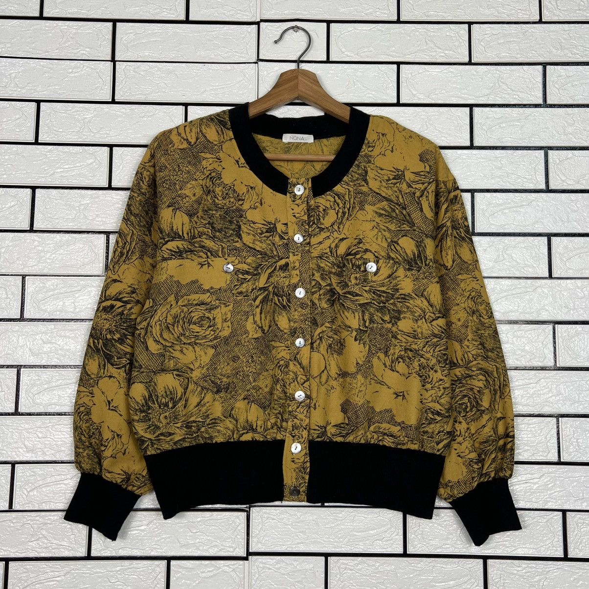 Japanese Brand Vintage Art Florals Print Wool Silk Button Jacket #4115-C187 Size M / US 6-8 / IT 42-44 - 1 Thumbnail