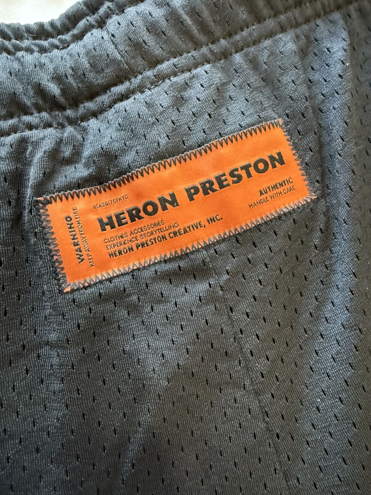Heron Preston Heron Preston Shorts Size US 40 / EU 56 - 4 Thumbnail