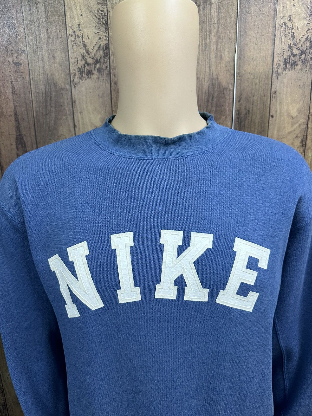 Nike Rare Nike Spellout Crewneck Faded Vintage Z59 Size US M / EU 48-50 / 2 - 2 Thumbnail
