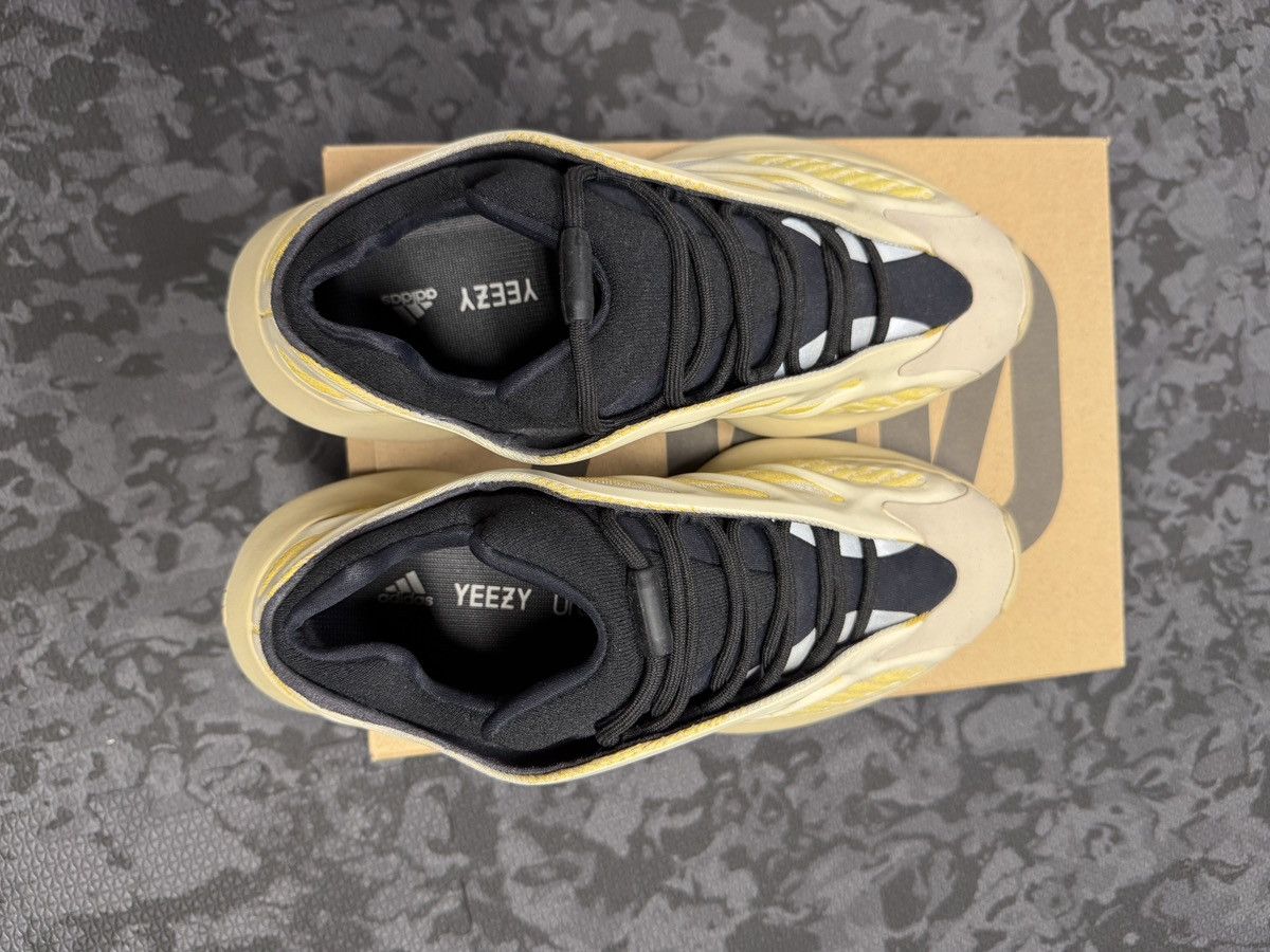 Adidas Yeezy 700 Safflower Size US 10.5 / EU 43-44 - 9 Thumbnail