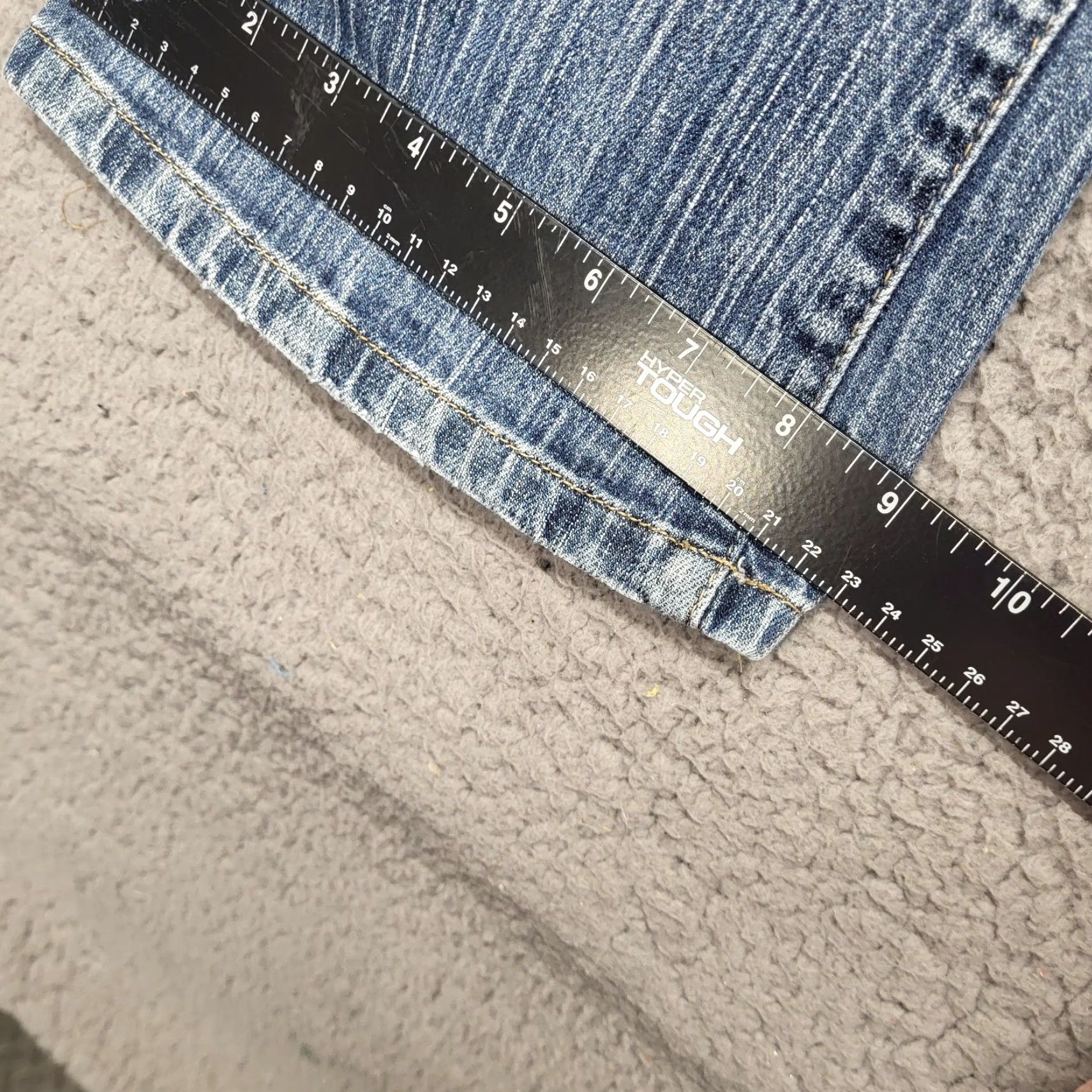 Vintage Maurices Jeans Women's 3/4 Short Distressed Taylor Boot Stretch (29x29) Blue Denim Size 26" / US 2 / IT 38 - 6 Thumbnail
