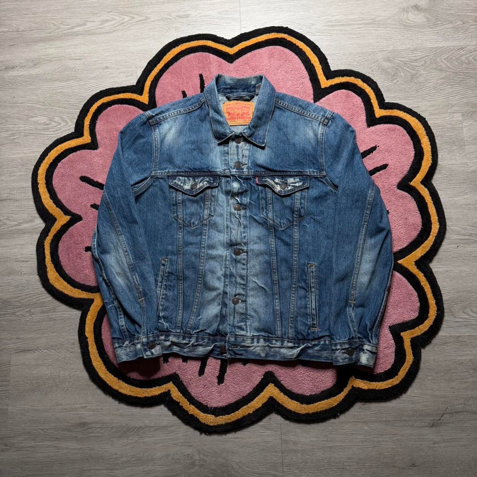 Levi's Levi’s Strauss Distressed Wash Denim Jean Trucker Jacket Size US L / EU 52-54 / 3 - 1 Thumbnail