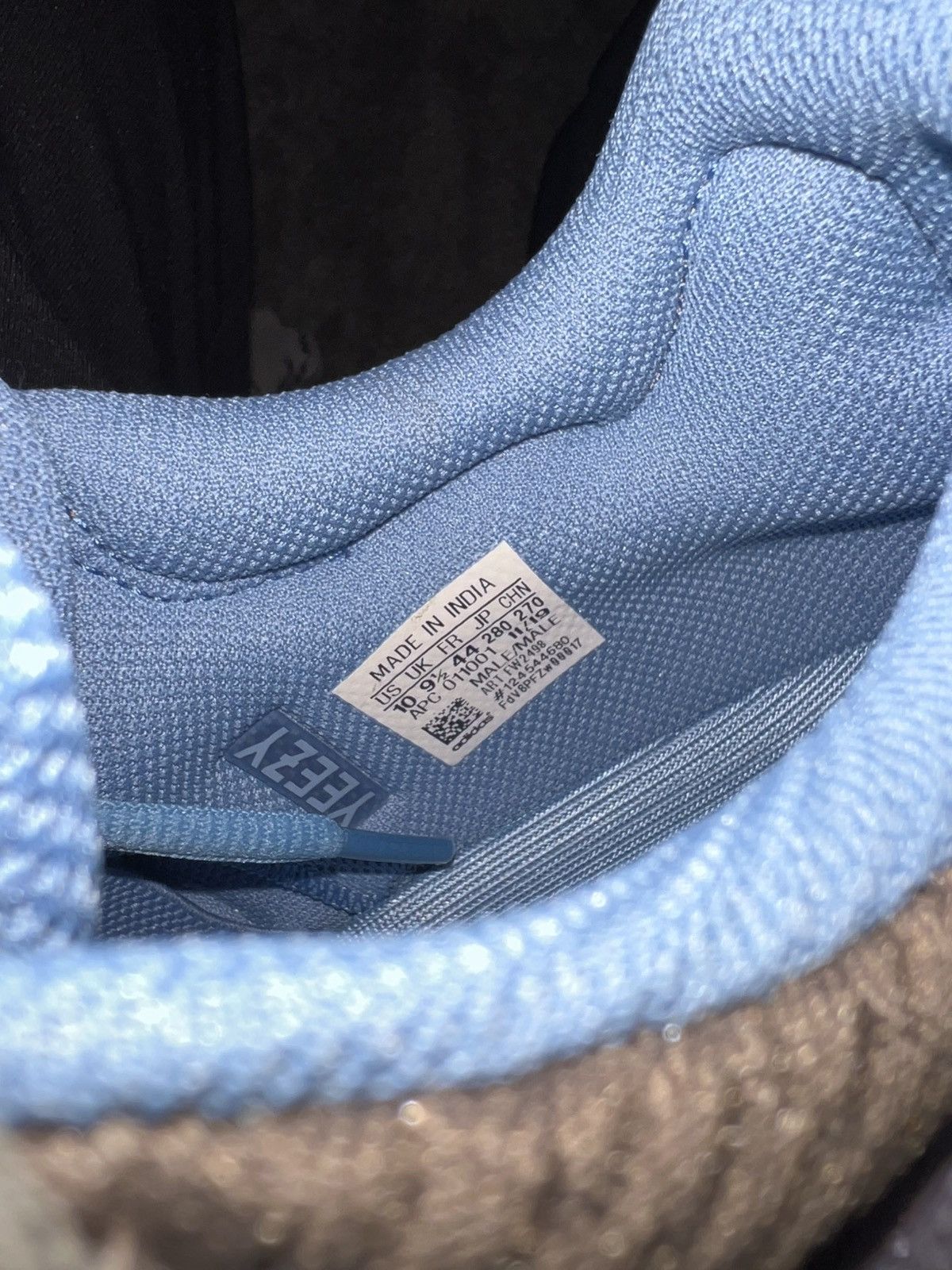 Adidas ADIDAS YEEZY 700 CARBON BLUE Size US 10 / EU 43 - 7 Thumbnail