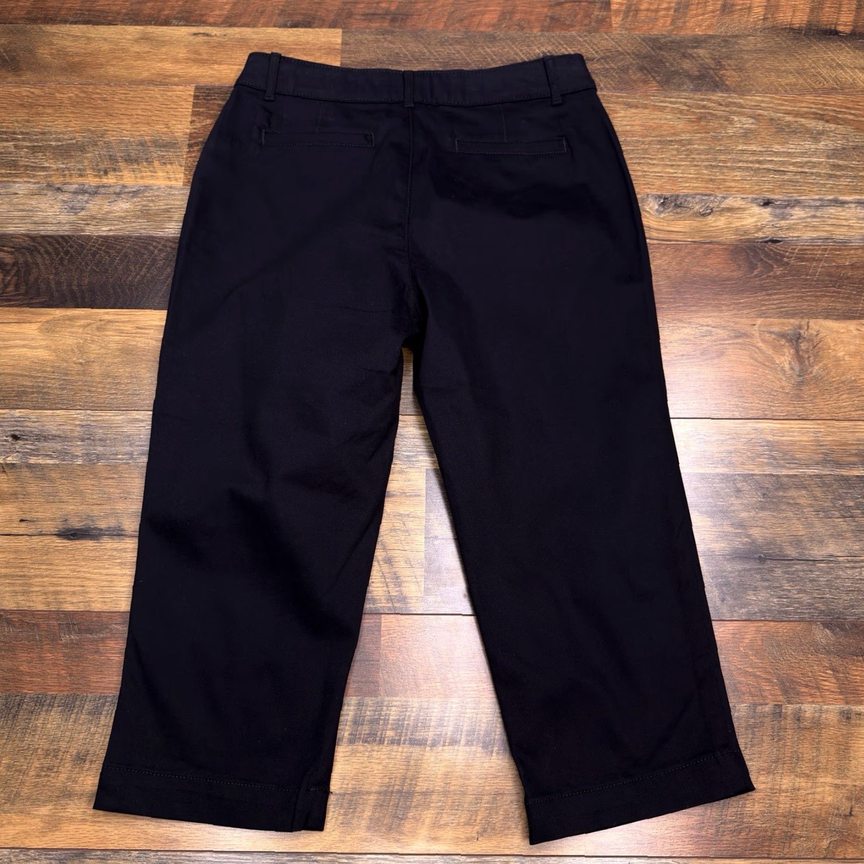 Vintage **St. John's Bay Women's Black Capri Pants Mid Rise Stretch** User: St. John's Bay Women's Black Capri Pants Mid Rise Stretch Size ONE SIZE - 2 Thumbnail