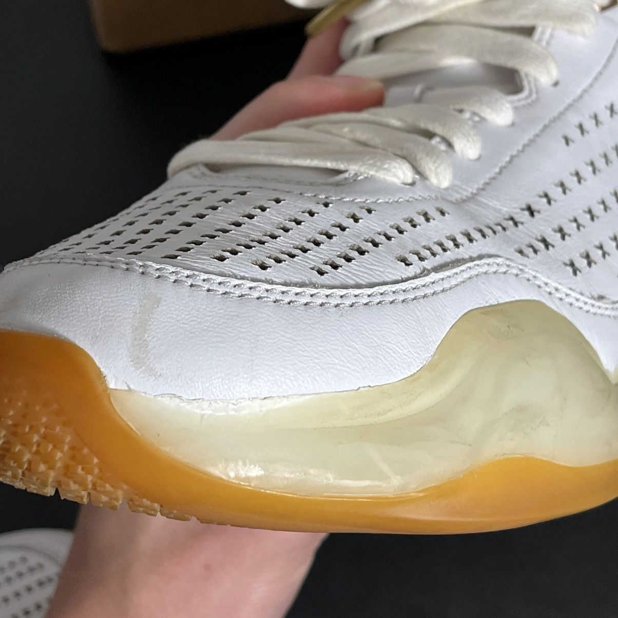 Nike Nike Kobe 10 Mid EXT White Gum 2015 Men’s 11 802366-100 Size US 11 / EU 44 - 11 Thumbnail
