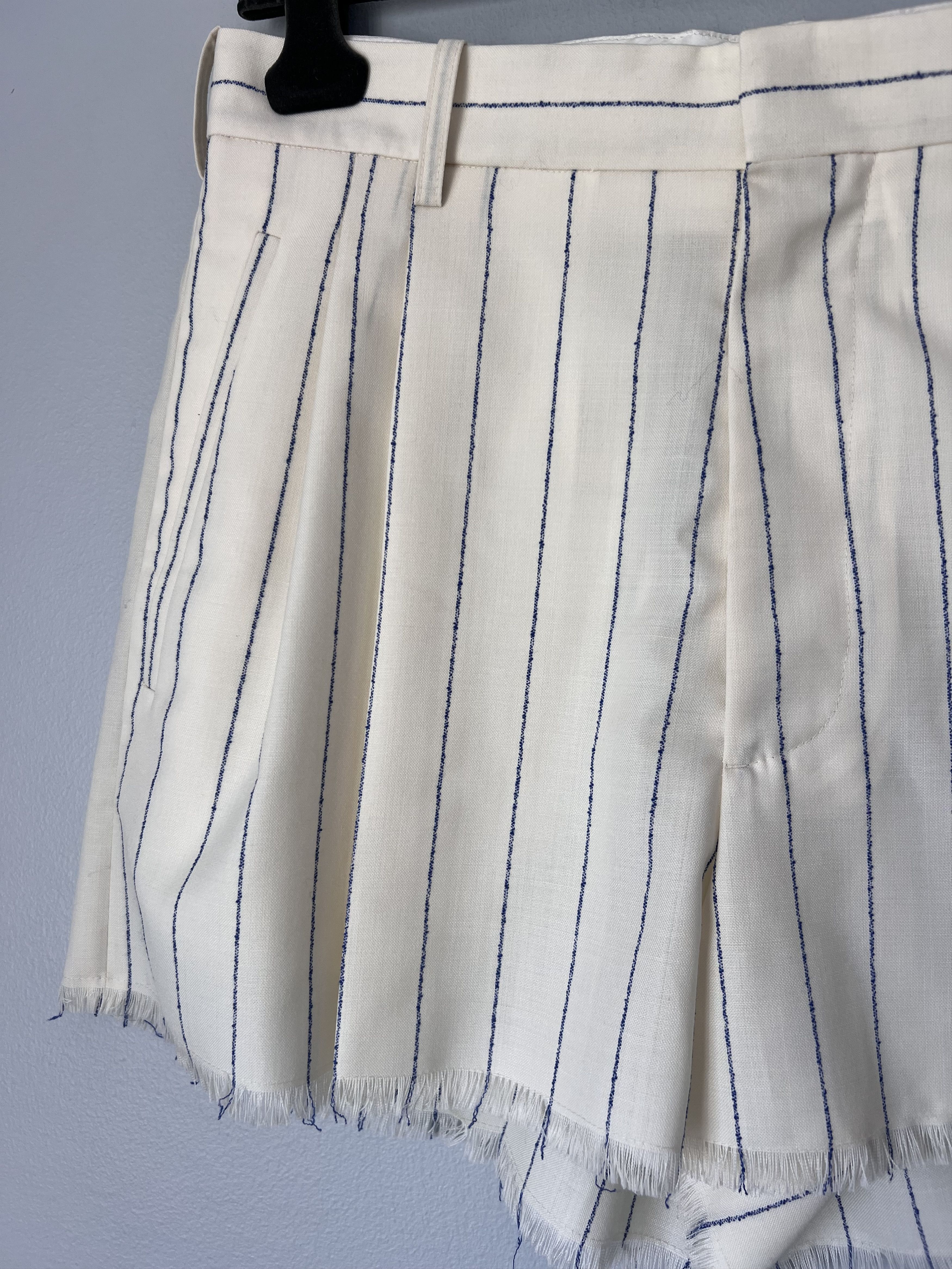 Marni Marni Pinstripe Frayed Mini Shorts in White Size US 32 / EU 48 - 2 Thumbnail
