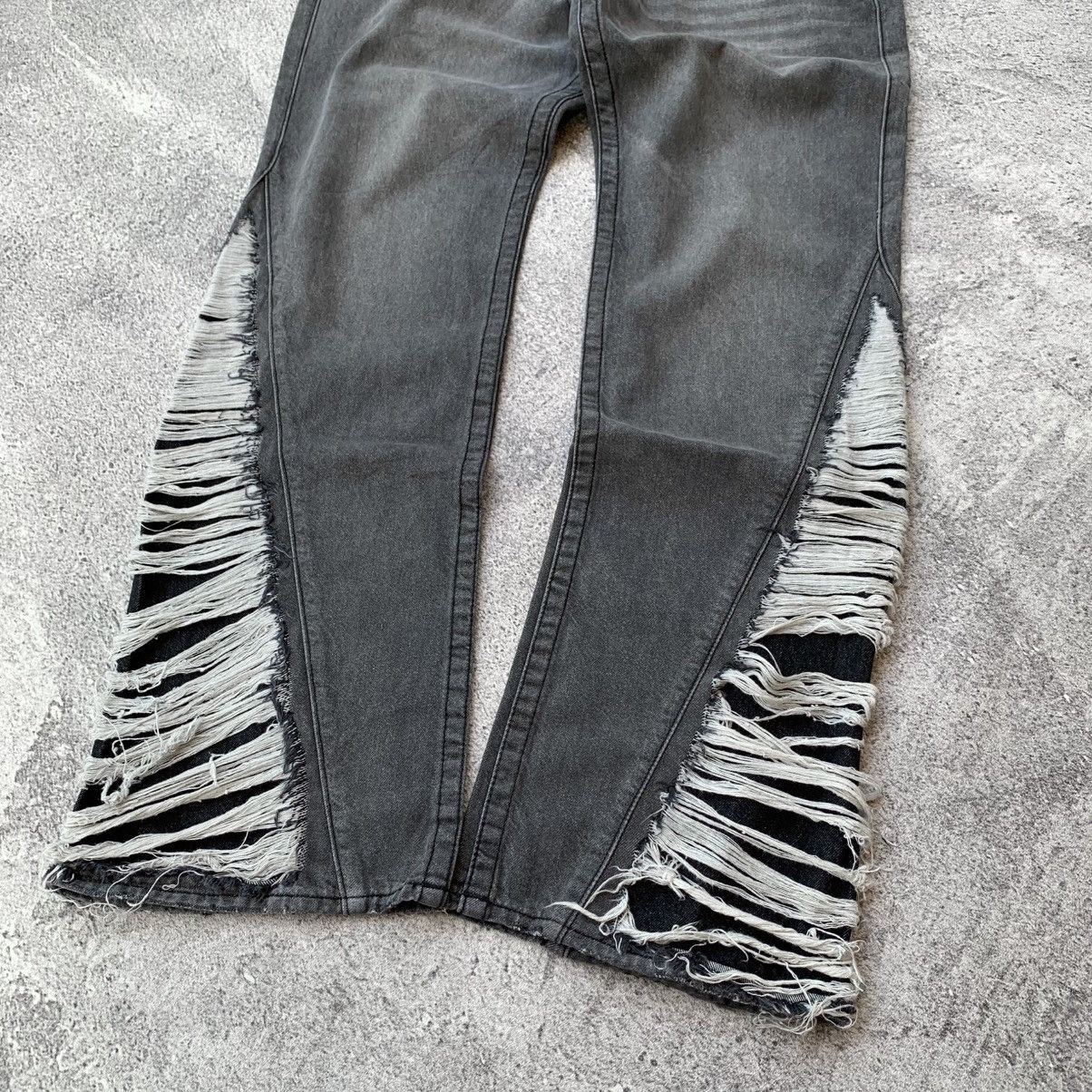 True Religion Billy Relaxed Bootcut Distressed jeans